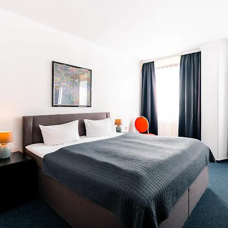 Berliner Baer Otel 3*