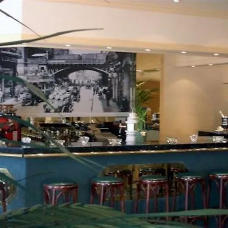 Berliner Baer Otel 3*
