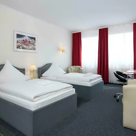 Otel Berliner Baer 3*