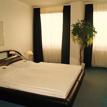 מלון Berliner Baer ברלין